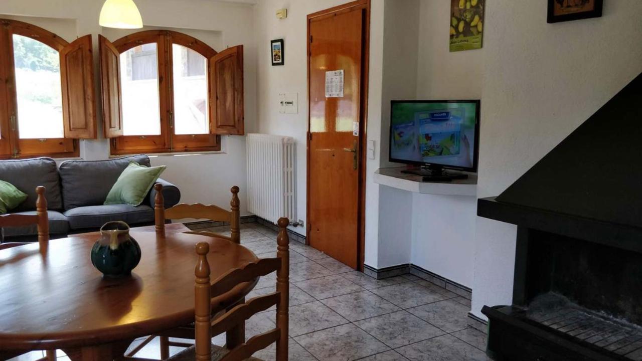 Mas El Carrer Appartement Santa Pau Buitenkant foto