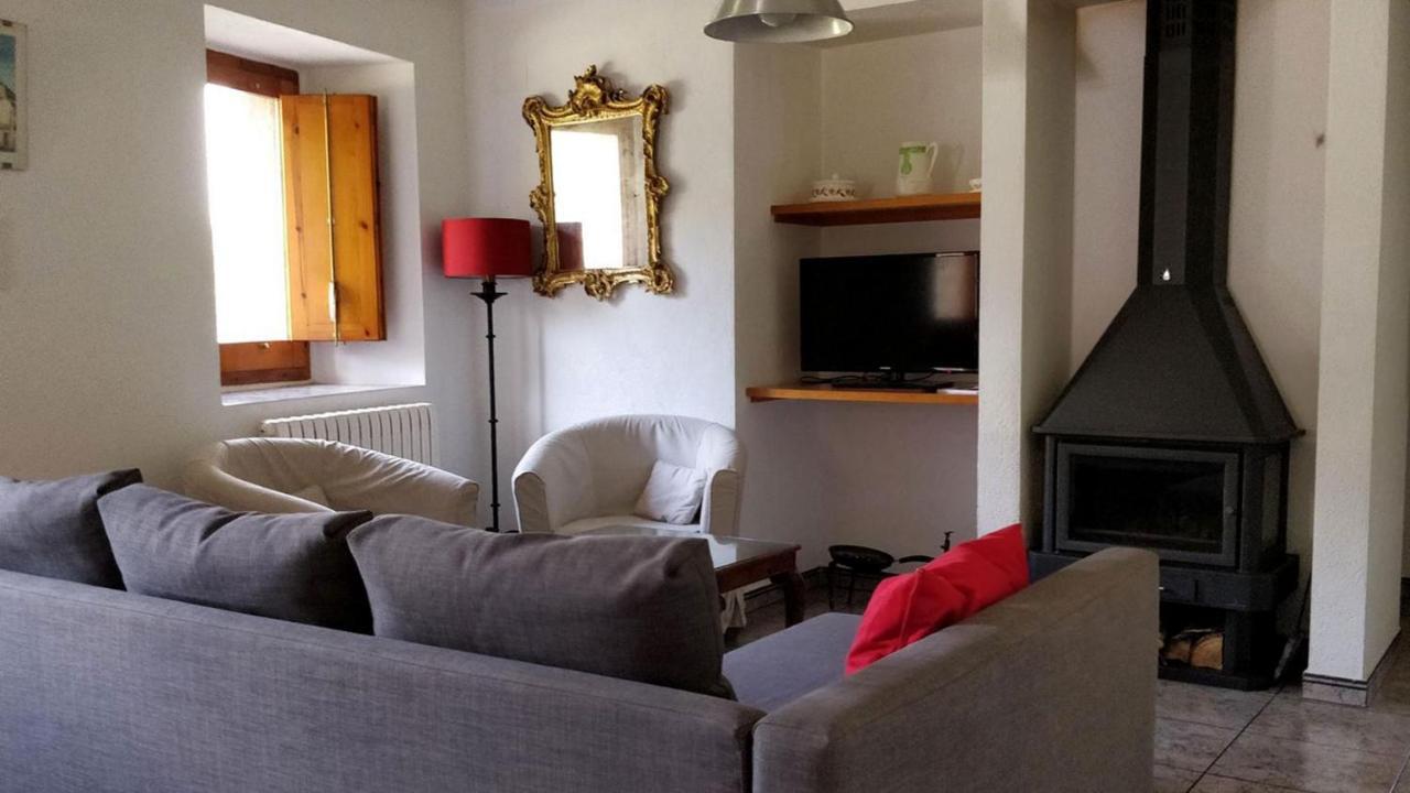 Mas El Carrer Appartement Santa Pau Buitenkant foto